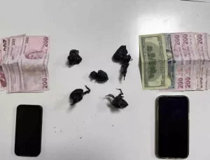 Esenyurt’ta Uyuşturucu Taksicileri Yakalandı
