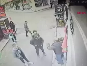 Eski Polis İnternet Kafeye Girdi, Çocukları Dışarı Çıkardı