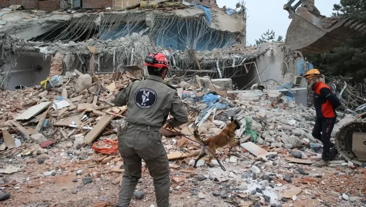 Eskişehir’de 568 personelin katılımıyla deprem ve uçak kazası tatbikatı yapıldı