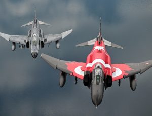 Eskişehir’de F-4E uçaklarından 50. yıla özel “yer hedeflerine taarruz eğitimi” uçuşu