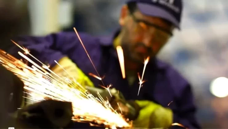 Eylül’de Sanayi Üretimi Yıllık %2,4 Düştü