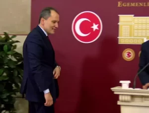 Fatih Erbakan: “iktidar ile İlgili Yolsuzluk İddiaları Yıllardan Beri Bu Kadar Ayyuka Çıkmış Bir Durumdayken Bu Savcılar Neden Harekete Geçmiyor”