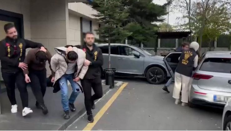 Fatih’te aldıkları koku üzerine baskın yaptılar