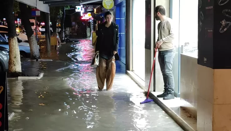Fethiye’de Şiddetli Yağış Su Baskınlarına Neden Oldu