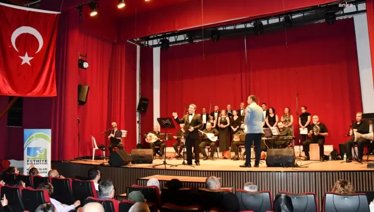 Fethiye’de Türk Halk Müziği Konseri Coşkusu