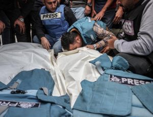 Filistin Gazeteciler Sendikası: Gazzeli gazeteciler basın tarihinin en korkunç katliamına maruz kaldı