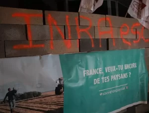 Fransız Çiftçilerden INRAE’ye Protesto