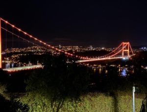 FSM Köprüsü ve Yavuz Sultan Selim Köprüsü lösemi farkındalığı amacıyla turuncuya büründü