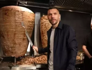 Galatasaray’ın Efsane Futbolcusu Battı: Dükkanı Apar Topar Kapandı