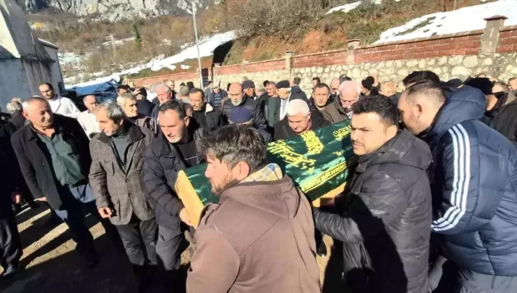 Gazeteci İbrahim Poyraz Son Yolculuğuna Uğurlandı