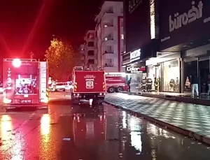 Gaziantep’te Mobilya Deposunda Yangın