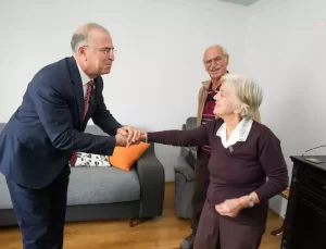 Gaziemir Belediye Başkanı Işık’tan Lise Öğretmenine ‘Öğretmenler Günü’ Ziyareti