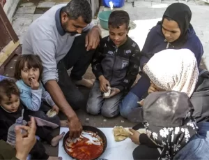 Gazze’de Filistinliler Büyük Zorluklarla Mücadele Ediyor