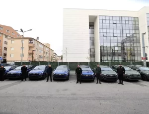 Gebze Belediyesi, Emniyet Müdürlüğü’ne 8 Araç Teslim Etti