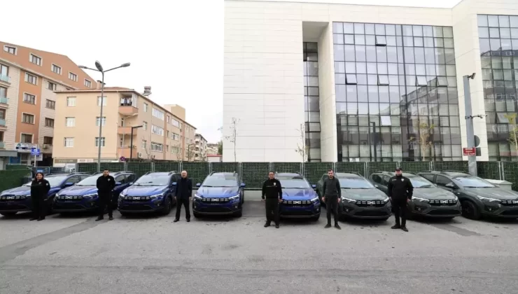 Gebze Belediyesi, Emniyet Müdürlüğü’ne 8 Araç Teslim Etti