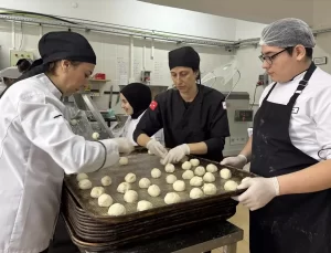 Geleceğin Aşçıları Yemek Hazırlıyor