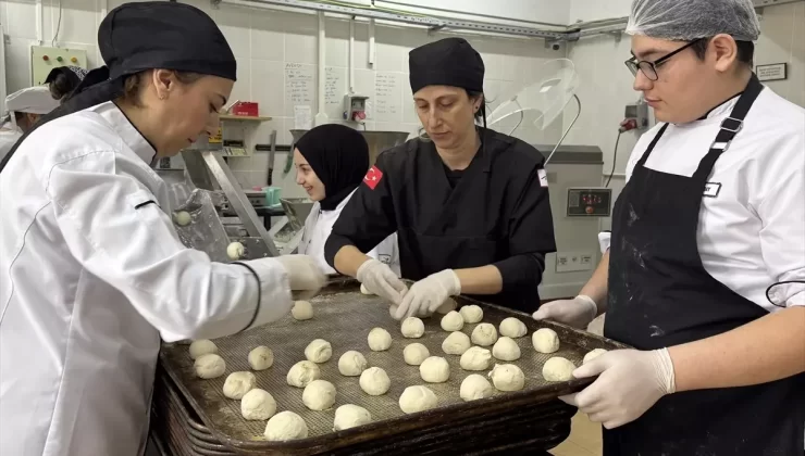 Geleceğin Aşçıları Yemek Hazırlıyor