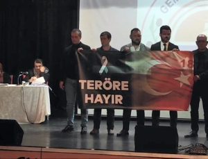 Gemlik Belediye Meclisi’nde “teröre hayır” pankartı gerginliği