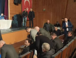 Gemlik Meclisinde Pankart Gerilimi