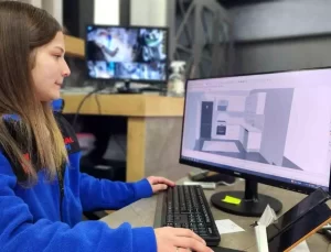 Genç Kadın Girişimci Kendi Mobilya Şirketini Kuruyor