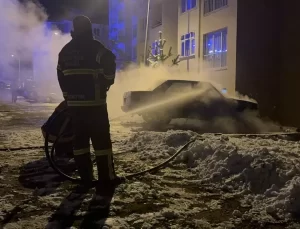 Gümüşhane’de Park Halindeki Araç Yandı