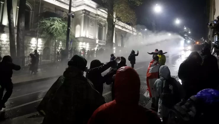 Gürcistan’da Hükümet Karşıtı Gösteriler