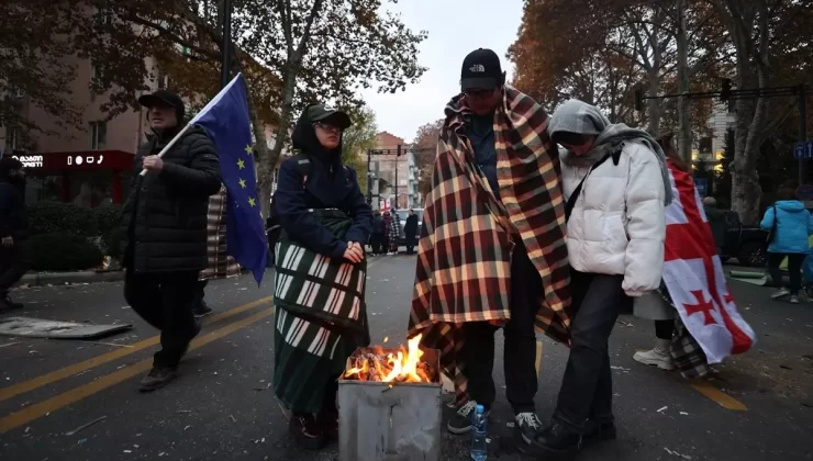 Gürcistan’da Seçim Protestosu Devam Ediyor