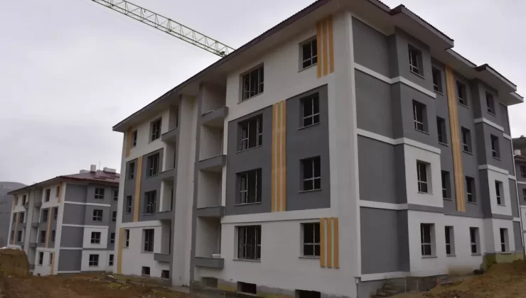 Gürün’de Depremzede Vatandaşlar İçin TOKİ Konutları Tamamlanıyor