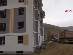 Gürün’de Depremzedelere Konut Yapımı Devam Ediyor