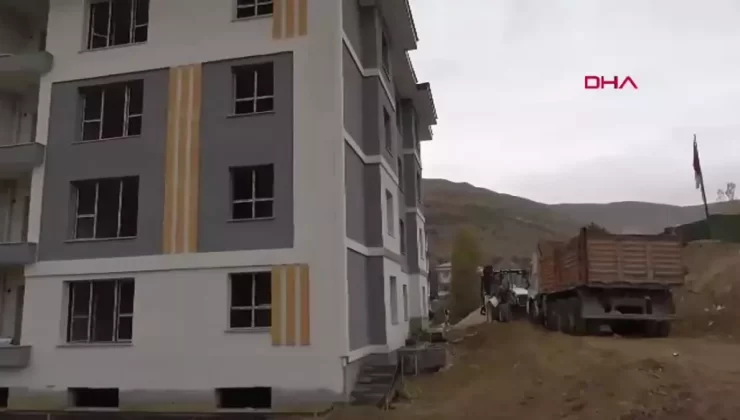 Gürün’de Depremzedelere Konut Yapımı Devam Ediyor
