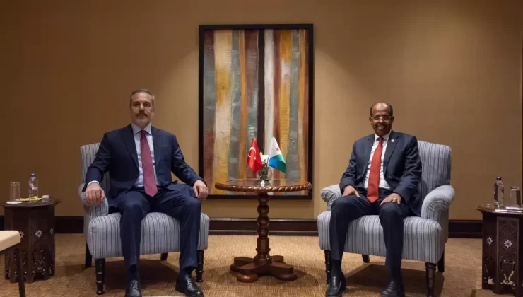 Hakan Fidan Cibuti’de Görüşme Gerçekleştirdi