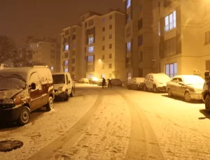 Hakkari’de Kar Yağışı Nedeniyle Eğitime 1 Gün Ara Verildi