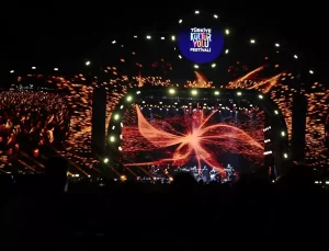 Haluk Levent İzmir’de Hayranlarıyla Buluştu