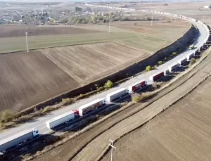 Hamzabeyli Sınır Kapısı’nda TIR Kuyruğu 25 Kilometreye Ulaştı