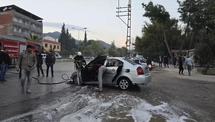 Hassa’da Seyir Halindeki Araçta Yangın