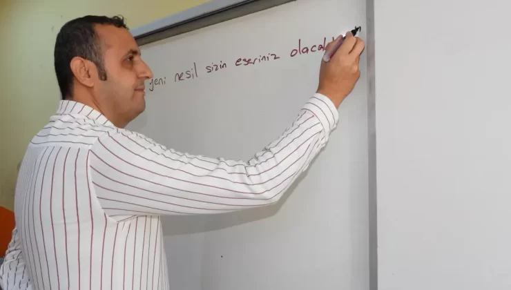 Hatay’da Deprem Felaketinin Yaralarını Saran Türkçe Öğretmeni Turgay Dağ