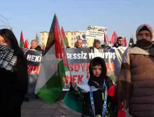 Hekim ve Sağlıkçılardan Gazze İçin Sessiz Yürüyüş