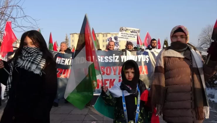 Hekim ve Sağlıkçılardan Gazze İçin Sessiz Yürüyüş