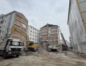 Hilal Apartmanı Yıkımı Tamamlandı