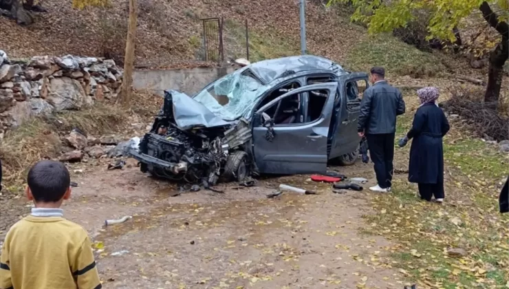 Hizan’da Trafik Kazası: 5 Yaralı