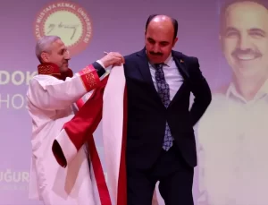 HMKÜ, Konya Büyükşehir Belediye Başkanı Uğur İbrahim Altay’a fahri doktora ünvanı verdi