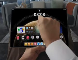 Huawei, el hareketleriyle cihazlar arası dosya paylaşım özelliğini gösterdi