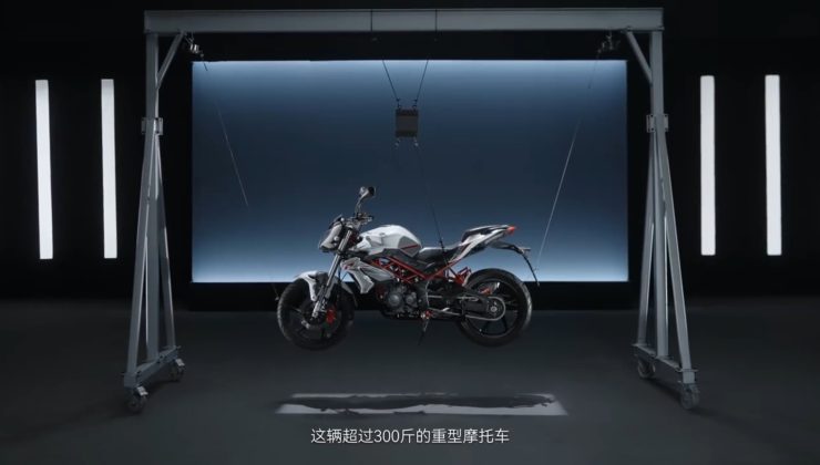 Huawei Mate X6 dayanıklılık testi videosu paylaşıldı! Motosiklet taşıyor