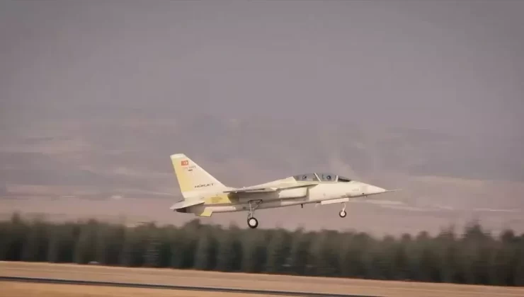 HÜRJET’in ikinci prototipi, ilk uçuşunu başarıyla tamamladı