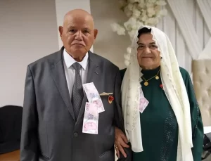 Huzurevinde Aşk: 83 Yaşında Evlendiler
