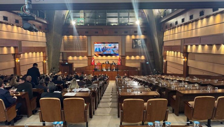 İBB Meclisinde gergin anlar: AK Parti grubu salonu terk etti