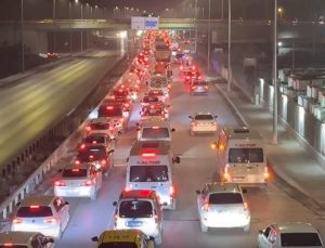 İBB’nin yol çalışması nedeniyle trafik durdu