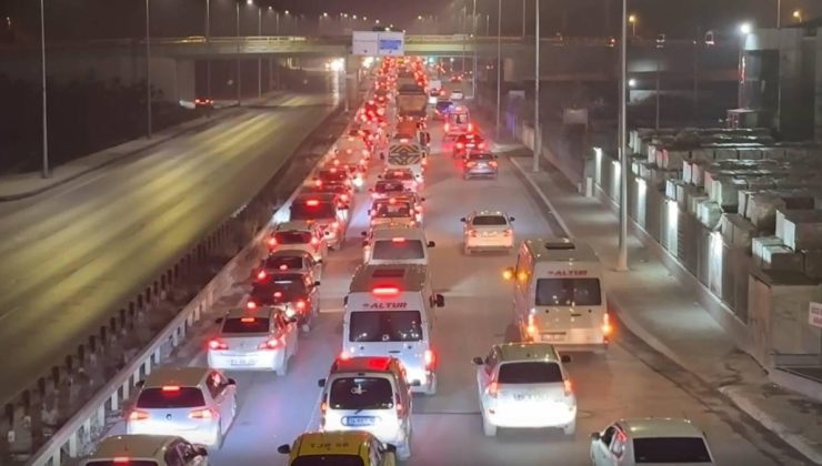 İBB’nin yol çalışması nedeniyle trafik durdu