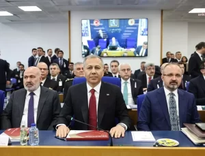 İçişleri Bakanı Yerlikaya’dan “Kadın Cinayetleri” Yorumu: “Geçen Sene 32 Hanımefendi İkazımıza Uymadı, Kapıya Adam Gelince Açmış, İçeride Vurmuş Onu”