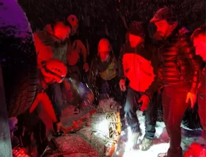 İkizdere’de Kamyonet Dereye Düştü